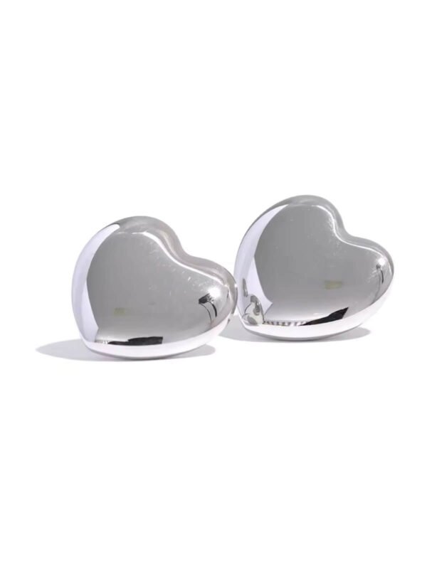 Aretes Medio Corazón