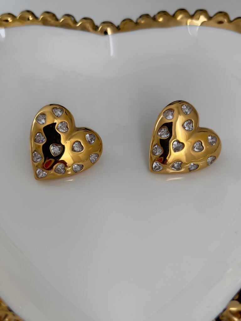 ARETES AMOUR