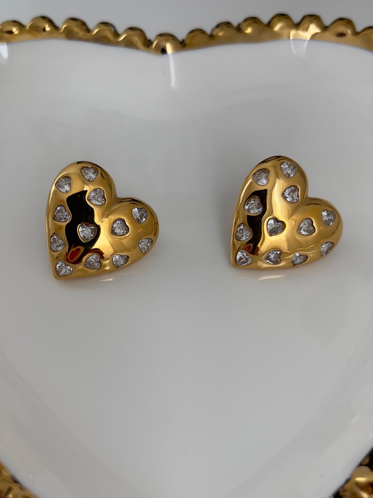 ARETES AMOUR